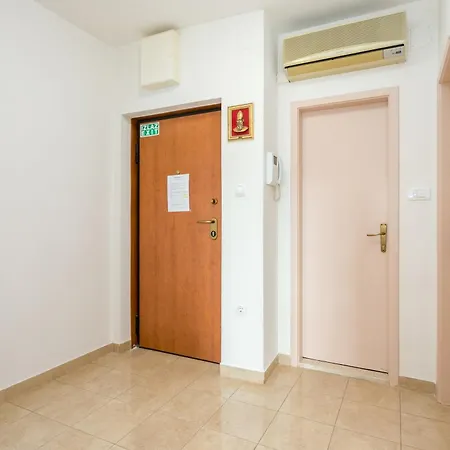 With Parking Space - 22293 * 斯普利特