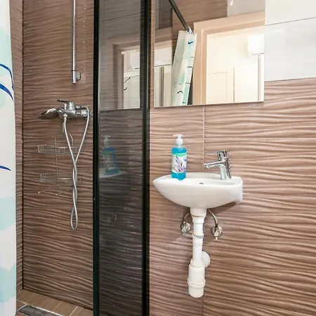 With Parking Space - 22293 Lägenhet