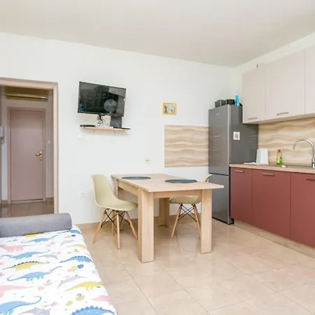 Apartment With Parking Space - 22293