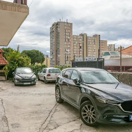 Apartment With Parking Space - 22293 *